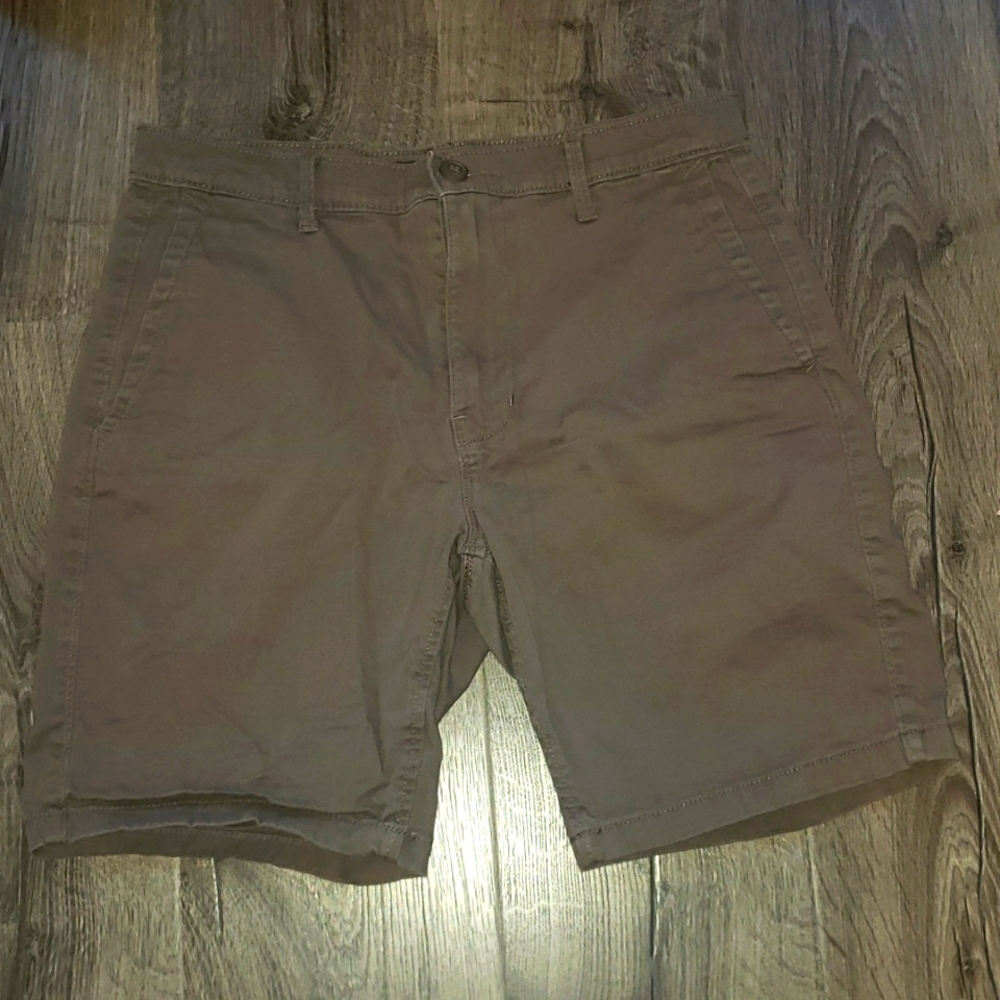 Buy 1 get 1 FREE,Arizona Classic fit shorts. 31 ince waist